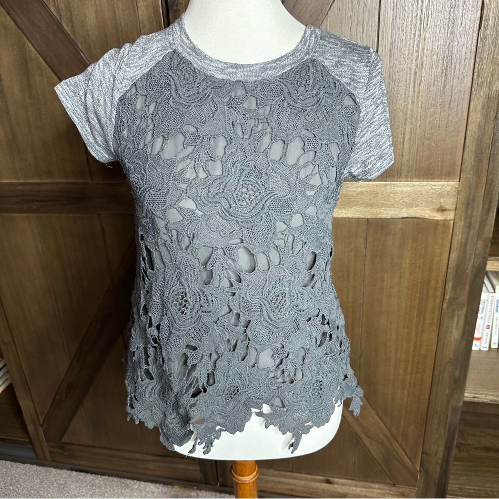 Women's Gray Lace Crochet Front Short Sleeve Top